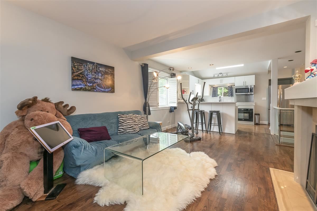 3355 W 16th Avenue, Vancouver, BC, V6R 3B7
