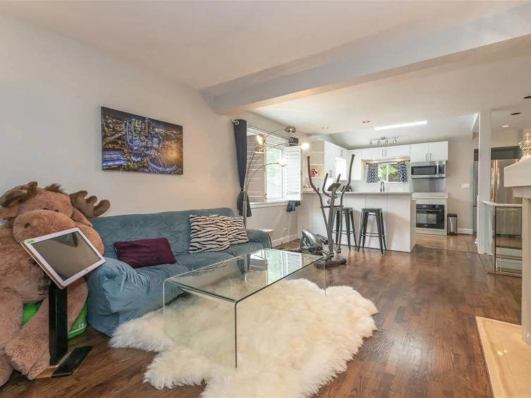 3355 W 16th Avenue, Vancouver, BC, V6R 3B7
