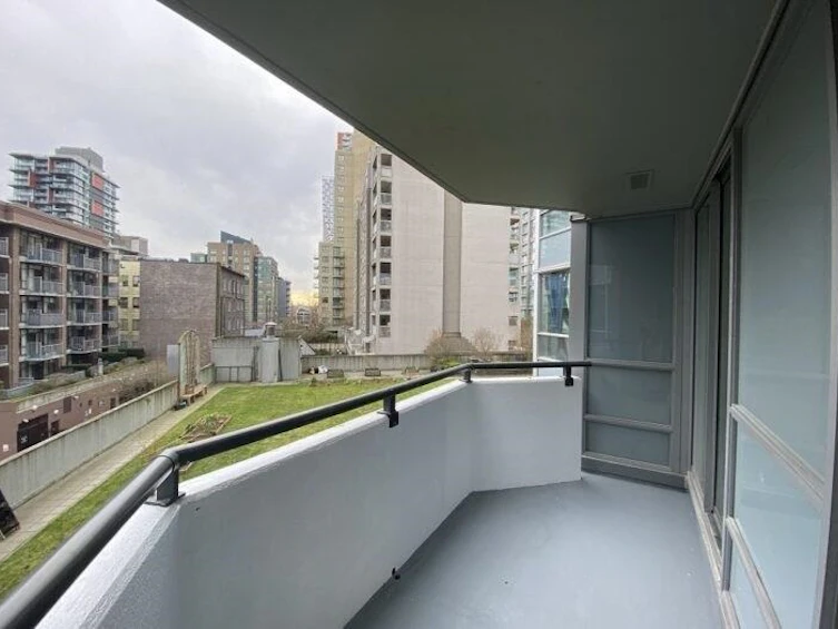 309-1212 Howe Street, Vancouver, BC, V6Z 2M9