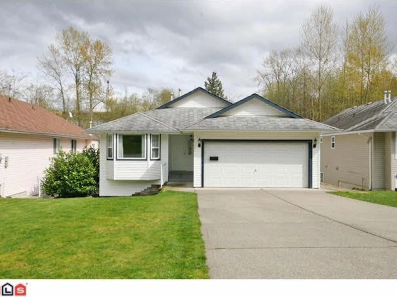 11486 Roxburgh Road, Surrey BC V3R 0W4