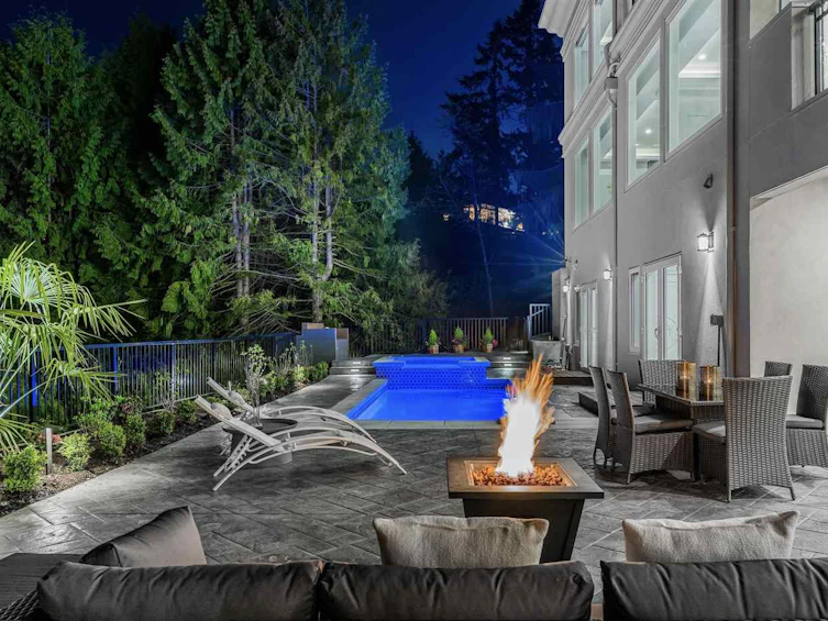 5417 Greentree Road, West Vancouver, BC, V7W 1N3