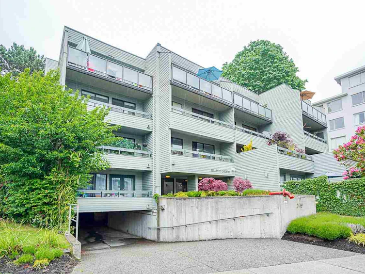 402-2119 Bellevue Avenue, West Vancouver, BC, V7V 1C2