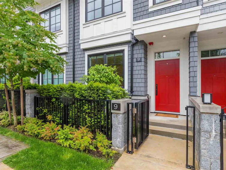 9-1133 Ridgewood Drive, North Vancouver, BC, V7R 1J2