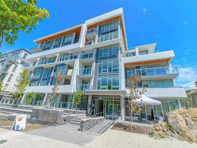 201-4988 Cambie Street, Vancouver, BC, V5Z 2Z5