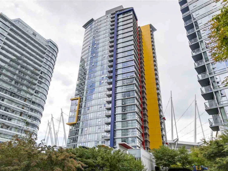 102 Regiment Square, Vancouver, BC, V6B 1W1