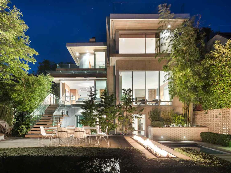 2465 Point Grey Road, Vancouver, BC, V6K 1A1