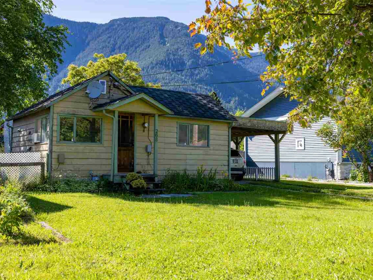 268 Cariboo Avenue, Hope, BC, V0X 1L0