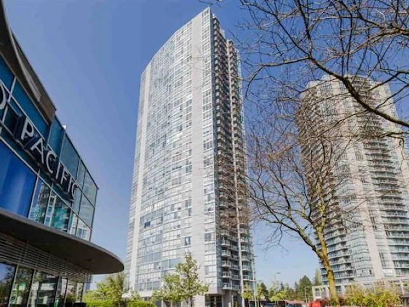 1910 - 13618 100th Avenue, Surrey BC V3T 0A8