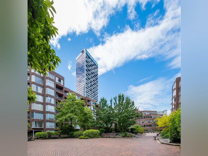 601 - 1330 Burrard Street, Vancouver BC V6Z 2B8