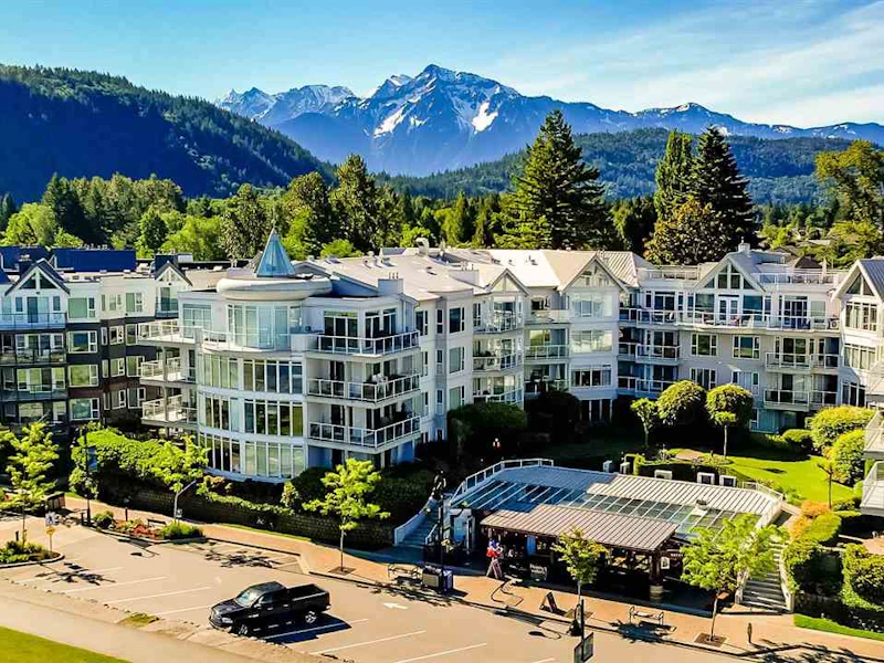 215 - 328 Esplanade Avenue, Harrison Hot Springs BC V0M 1A3