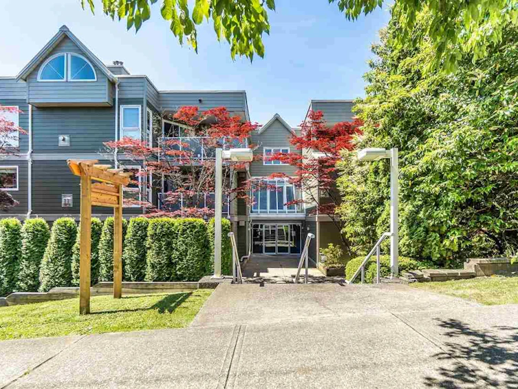 310-518 Thirteenth Street, New Westminster, BC, V3M 4L9