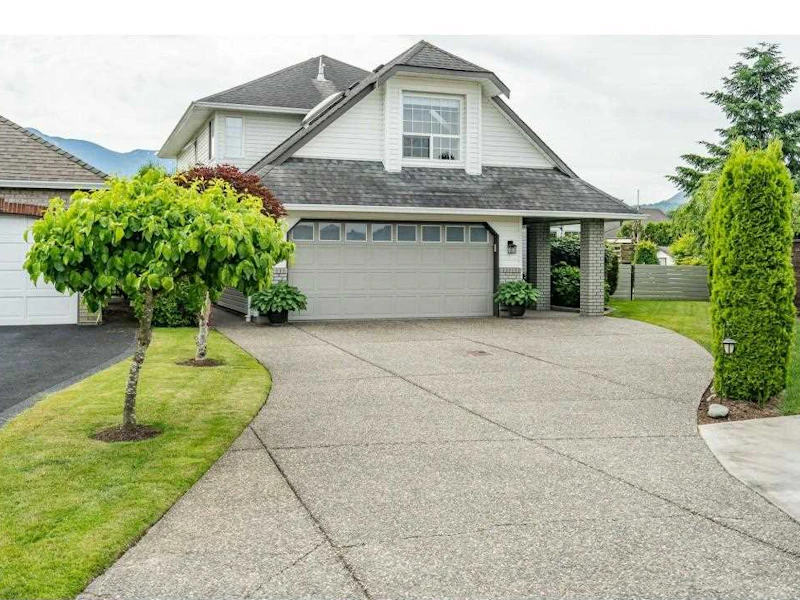 46346 John Place, Chilliwack BC V2R 3S6