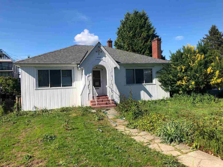 445 W 26th Avenue, Vancouver, BC, V5Y 2K1