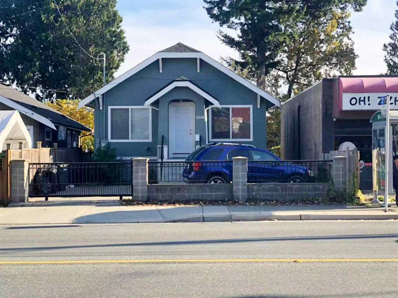 7516 Edmonds Street, Burnaby BC V3N 1B4