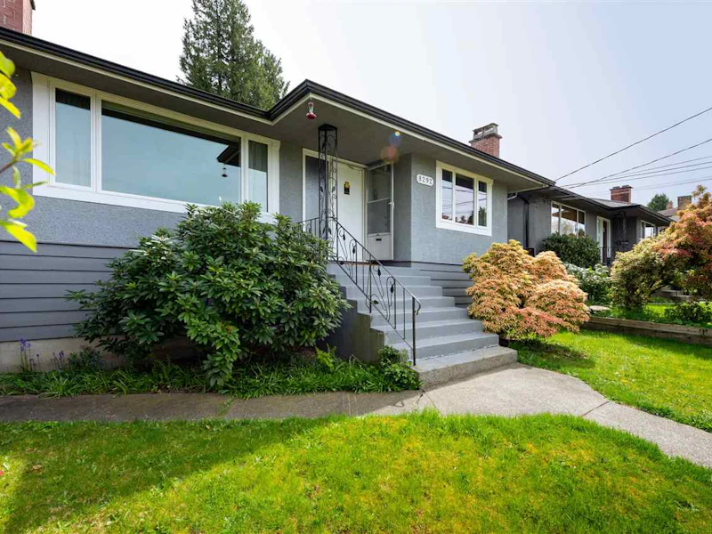 8292 17th Avenue, Burnaby BC V3N 1M8