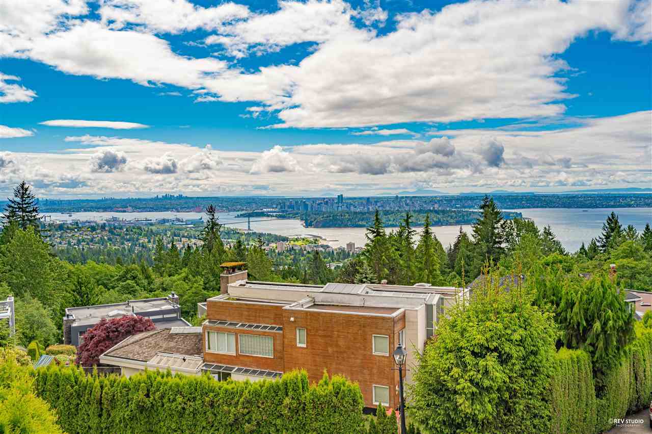 2585 Westhill Way, West Vancouver, BC, V7S 3E4