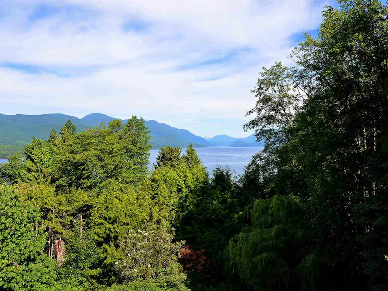 5844 Skookumchuk Road, Sechelt BC