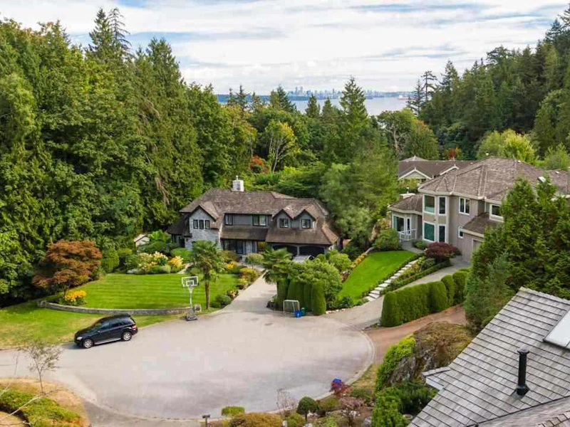 4880 The Dale Drive, West Vancouver BC V7W 1K3