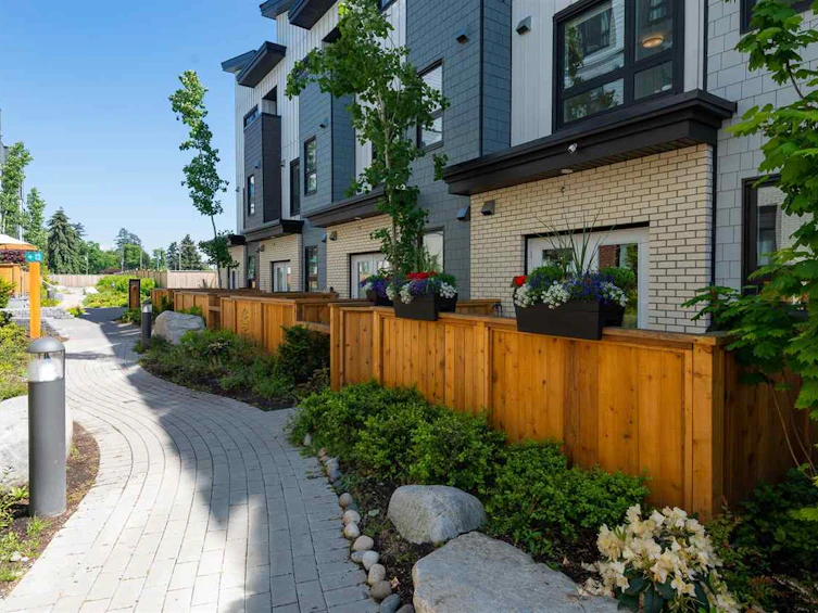 114-515 E 2nd Street, North Vancouver, BC, V7L 1E1