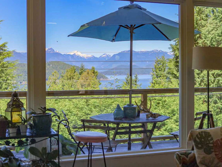 879 Windjammer Road, Bowen Island, BC, V0N 1G2