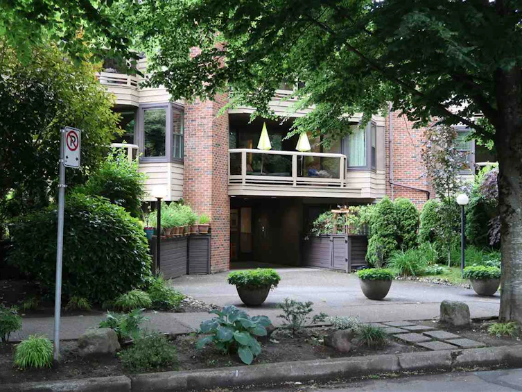 204-575 W 13th Avenue, Vancouver, BC, V5Z 1N5