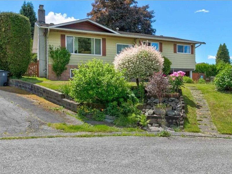 13848 112a Avenue, Surrey BC V3R 2H1