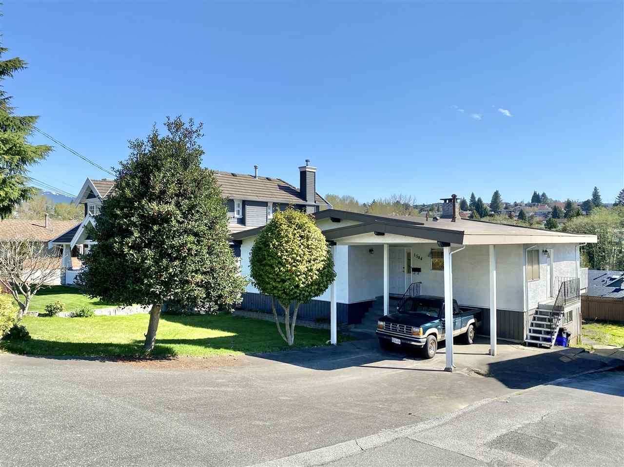 1544 Springer Avenue, Burnaby, BC, V5B 3M3