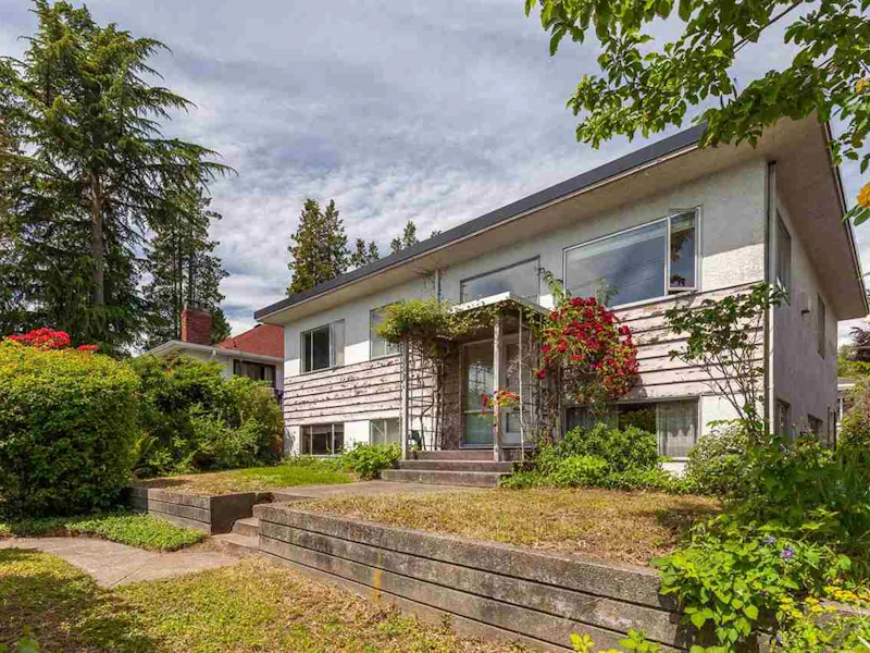 808 E 4th Street, North Vancouver BC V7L 1K4