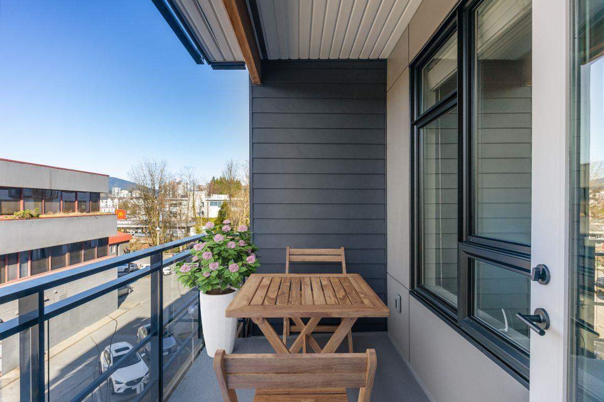 303-3018 St George Street, Port Moody, BC, V3H 2H7