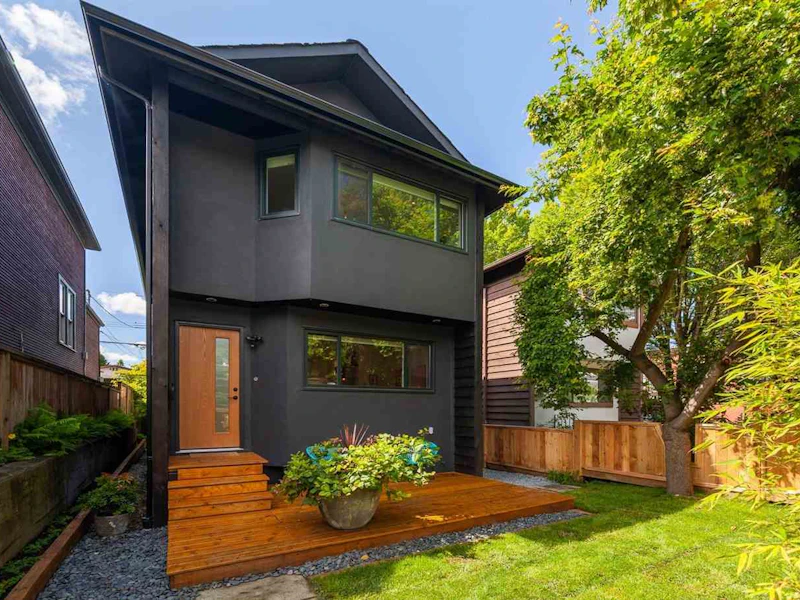 608 Union Street, Vancouver BC V6A 2B9