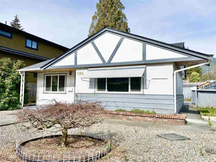 506 W 23rd Street, North Vancouver, BC, V7M 2B9