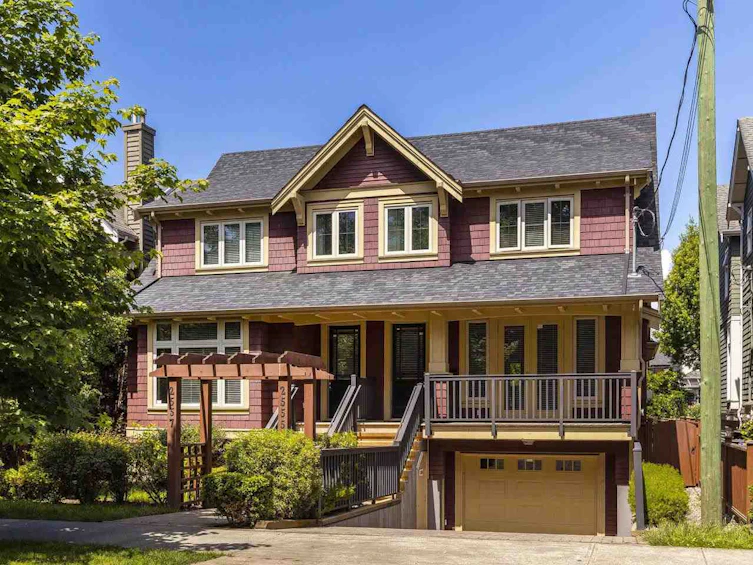 2555 W 8th Avenue, Vancouver, BC, V6K 2B3
