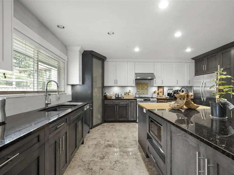 12151 216th Street, Maple Ridge BC V2X 5J5