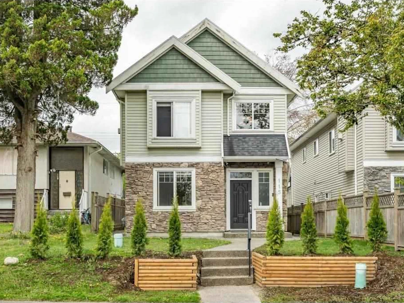 115 Fell Avenue, Burnaby BC V5B 3Y1