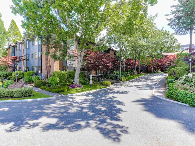 210 - 15300 17th Avenue, Surrey BC V4A 8Y6