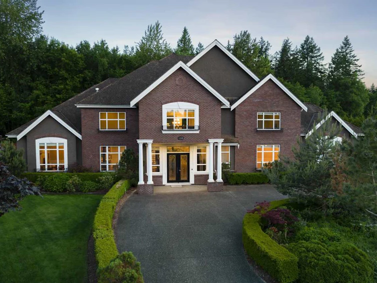 13548 22a Avenue, Surrey, BC, V4A 9V2