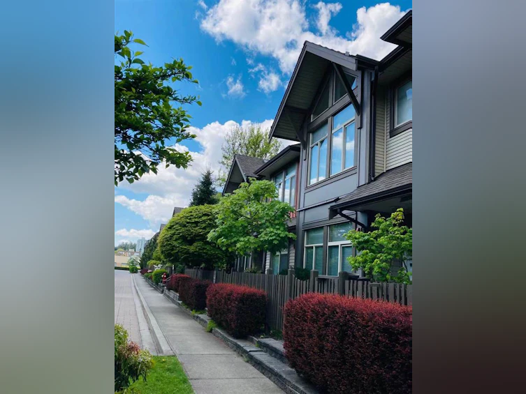 12-10066 153 Street, Surrey, BC, V3R 4M3