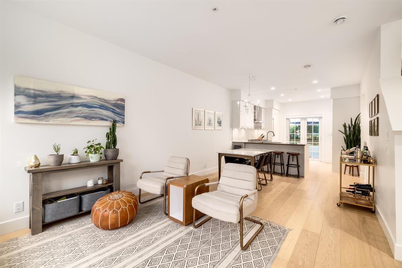 3-1133 Ridgewood Drive, North Vancouver, BC, V7R 0A4
