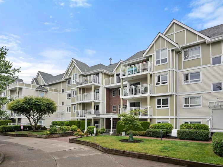 301-20189 54 Avenue, Langley, BC, V3A 3W2