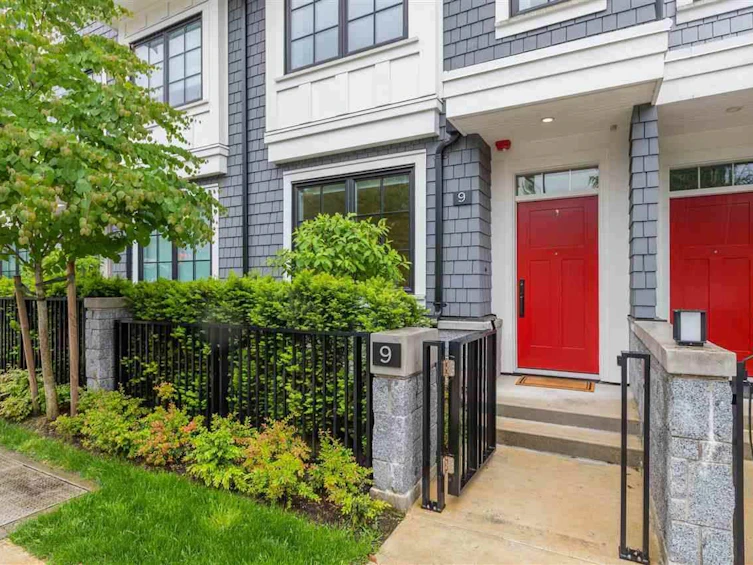9-1133 Ridgewood Drive, North Vancouver, BC, V7R 0A4