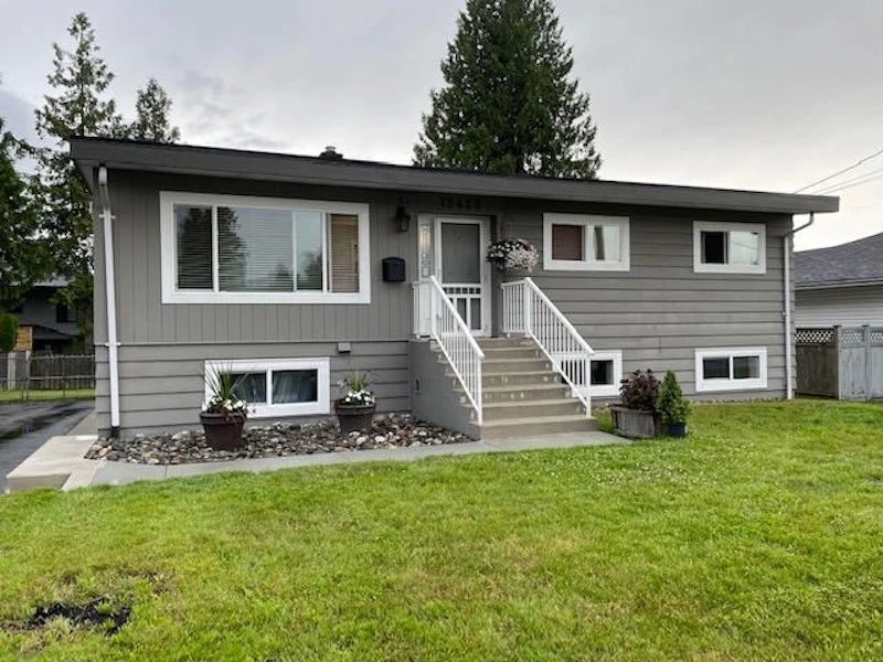 12425 202nd Street, Maple Ridge BC V2X 4T3