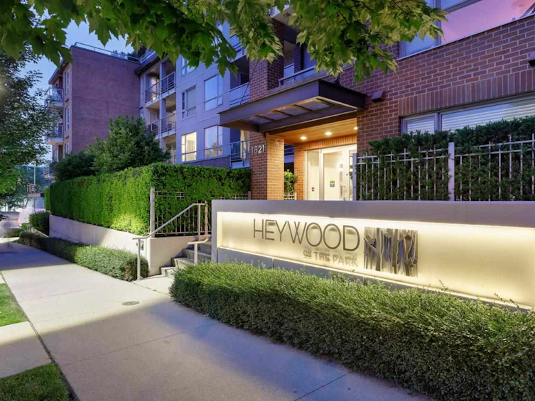 303-1621 Hamilton Avenue, North Vancouver, BC, V7P 0B6