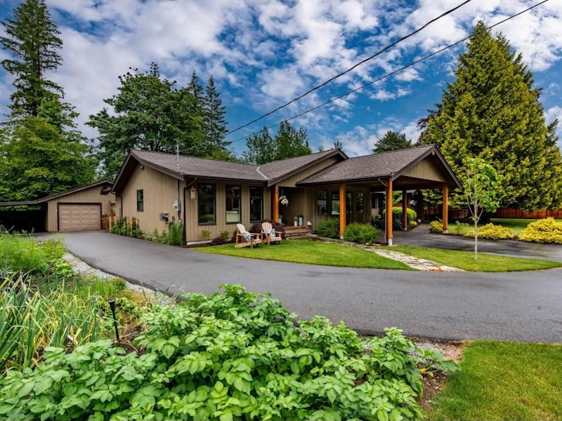 24107 52a Avenue, Langley BC V2Z 2N3