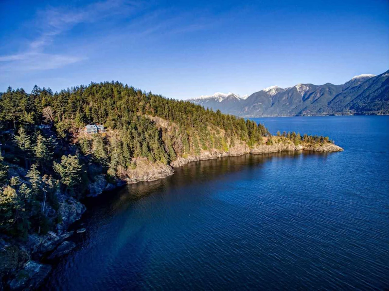 335 Robinson Road, Bowen Island BC V0N 1G1