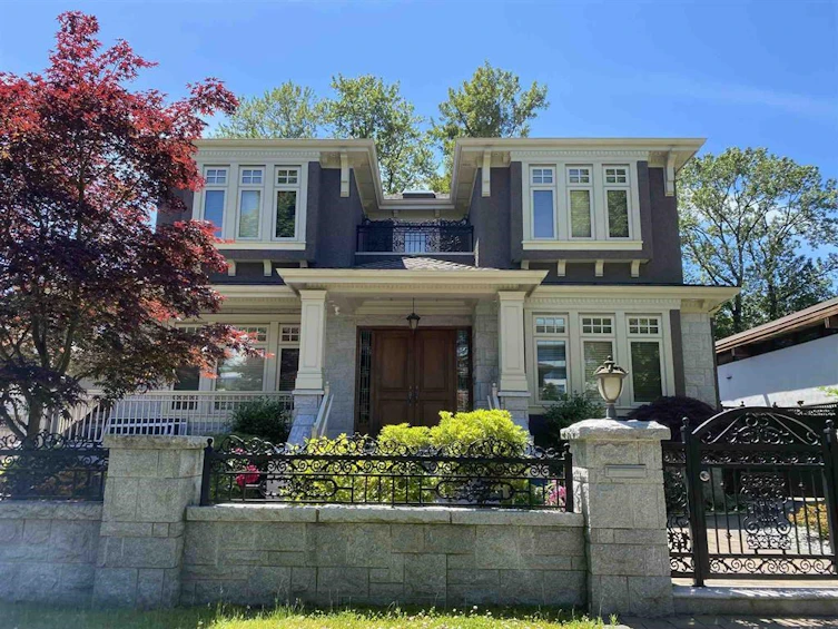 5069 Ash Street, Vancouver, BC, V5Z 3G3