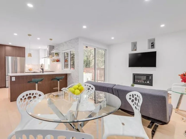 1338 Walnut Street, Vancouver, BC, V6J 3R3