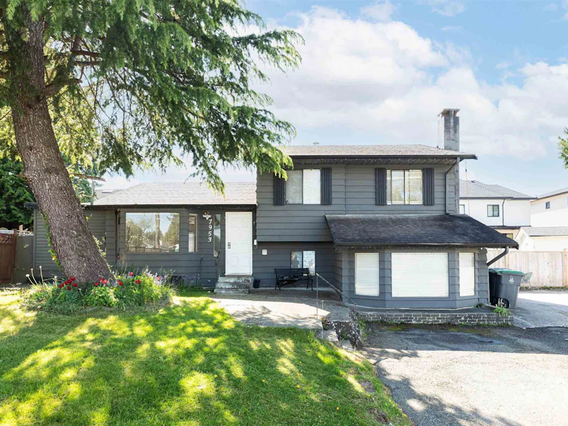 7953 134a Street, Surrey BC V3W 6T9