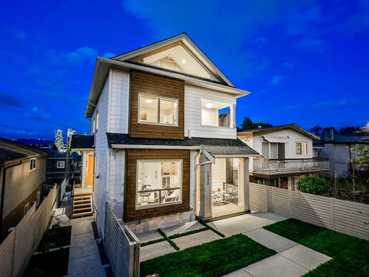 1932 Rupert Street, Vancouver, BC, V5M 3S4