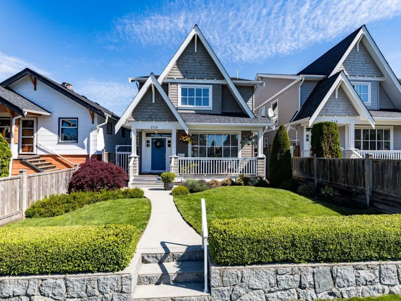216 E 20th Street, North Vancouver BC V7L 3A5
