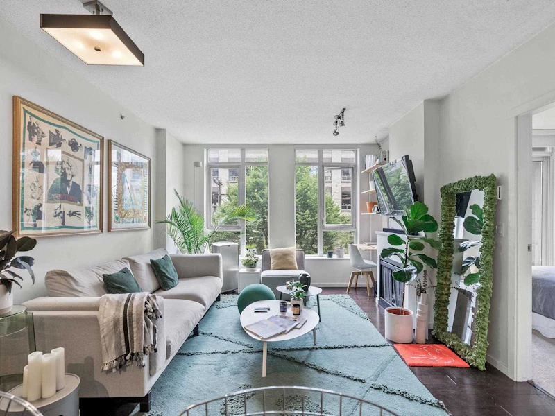 305 - 1001 Homer Street, Vancouver BC V6B 1M9